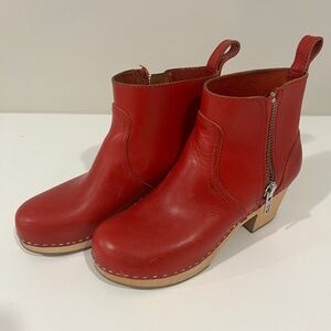 Swedish Hasbeens clog booties